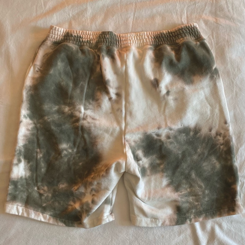 Mid Rise Relaxed Tie-Dye Short - Picture 5 of 7